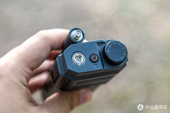 看小米对讲机专业版，什么是极蜂智能数字对讲机？