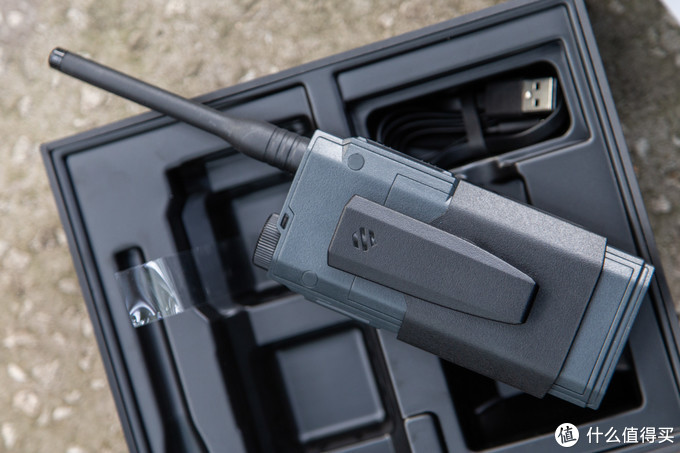 看小米对讲机专业版，什么是极蜂智能数字对讲机？