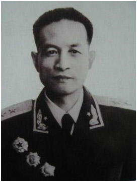 1955年王诤被授予中将军衔.