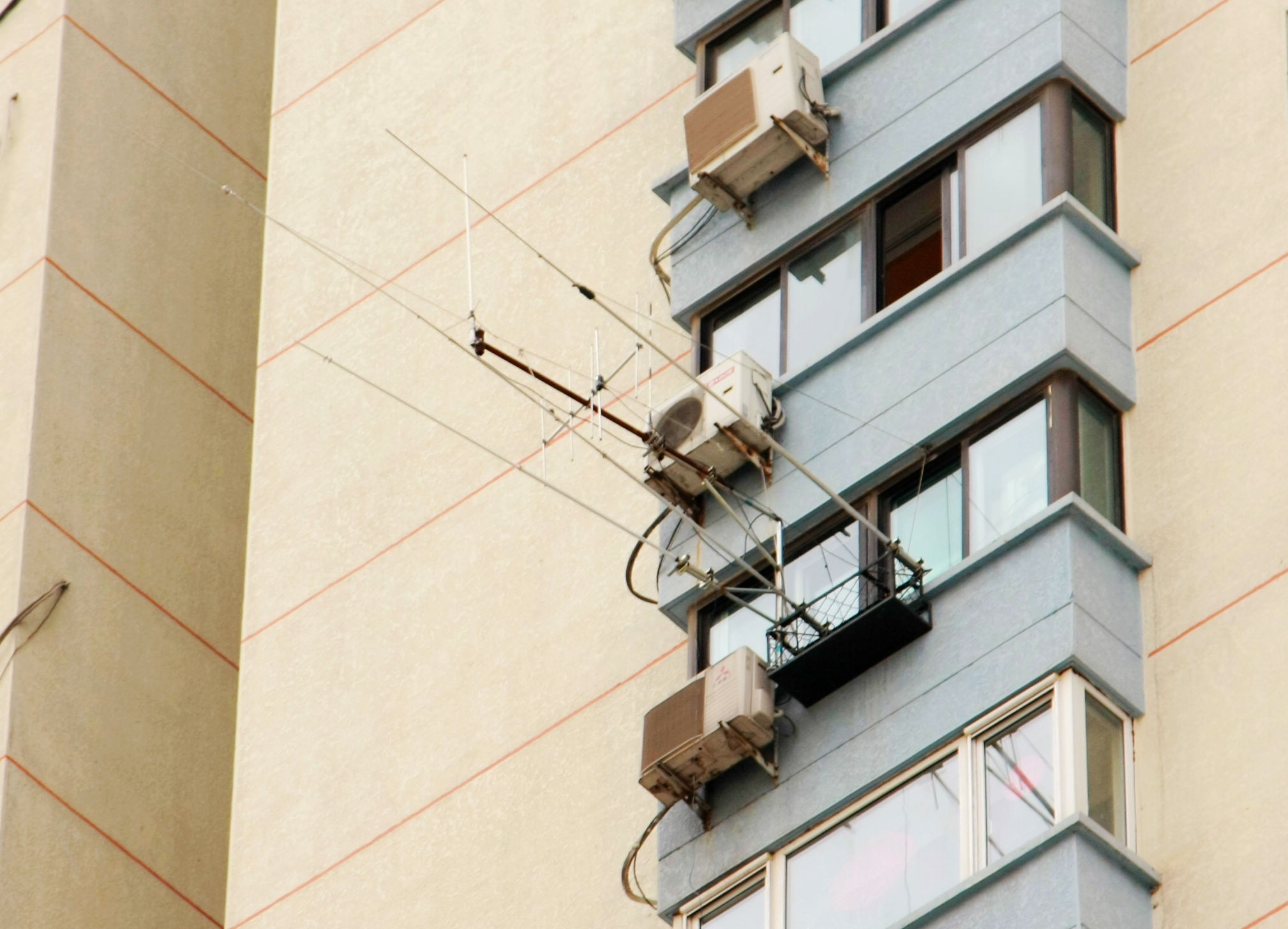 图十：我的3根单波段GP天线（15米、20米、40米波段）