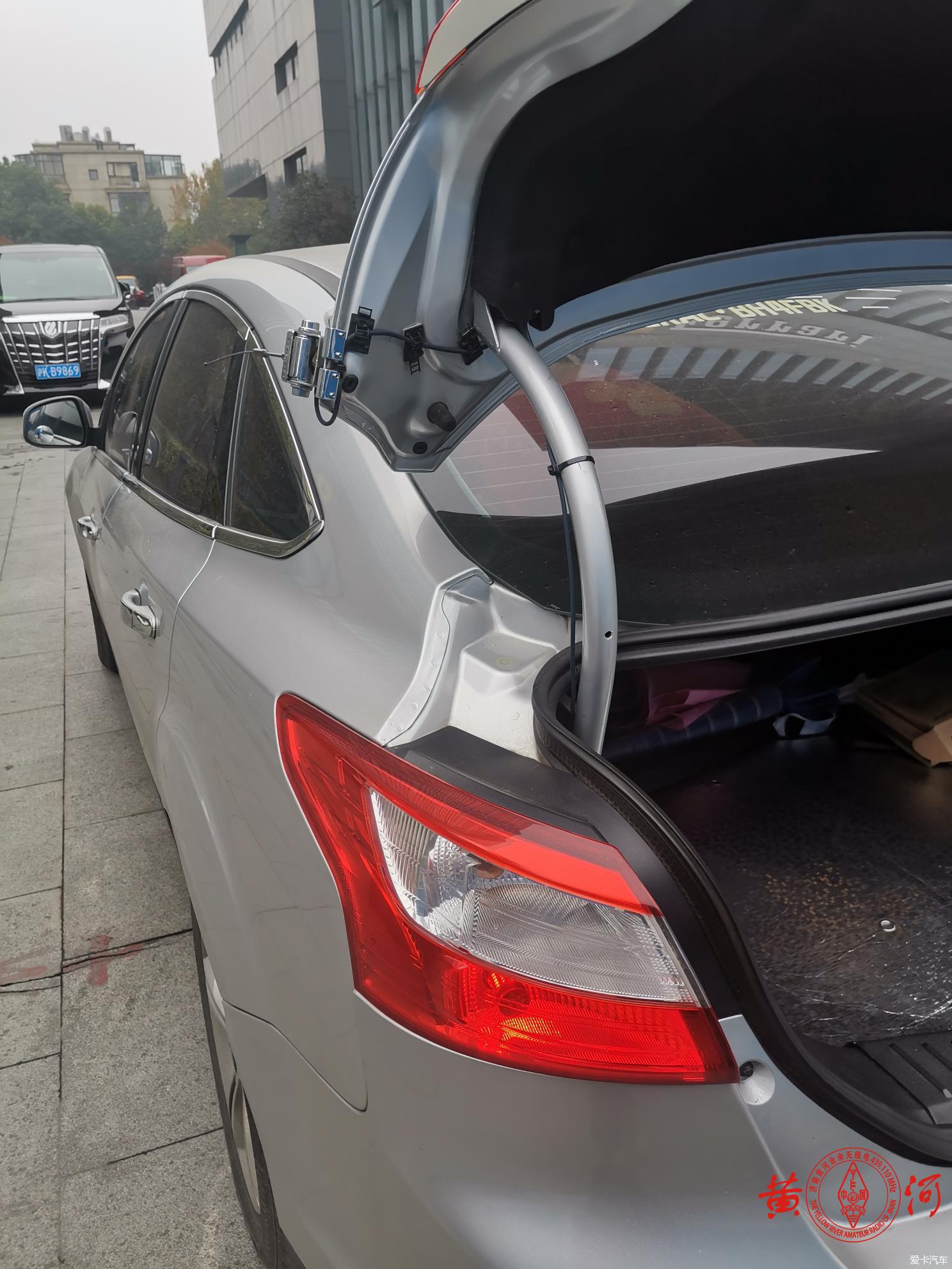 新福会12款福克斯安装YAESU FTM-300DR车台