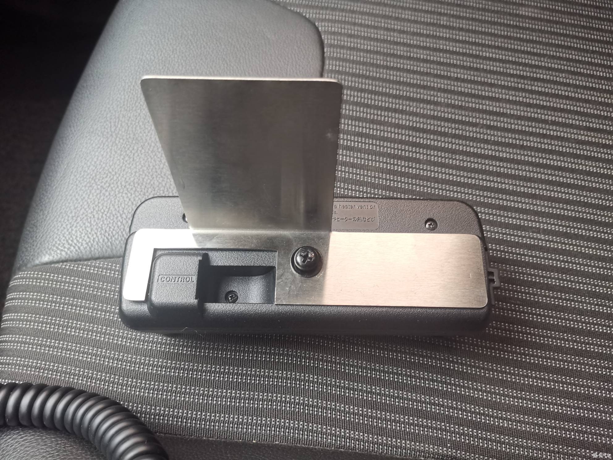 新福会12款福克斯安装YAESU FTM-300DR车台