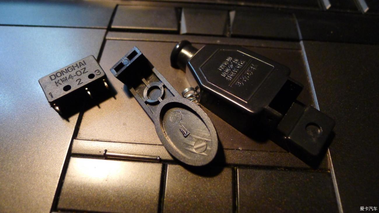 使用微动开关制作单桨电键